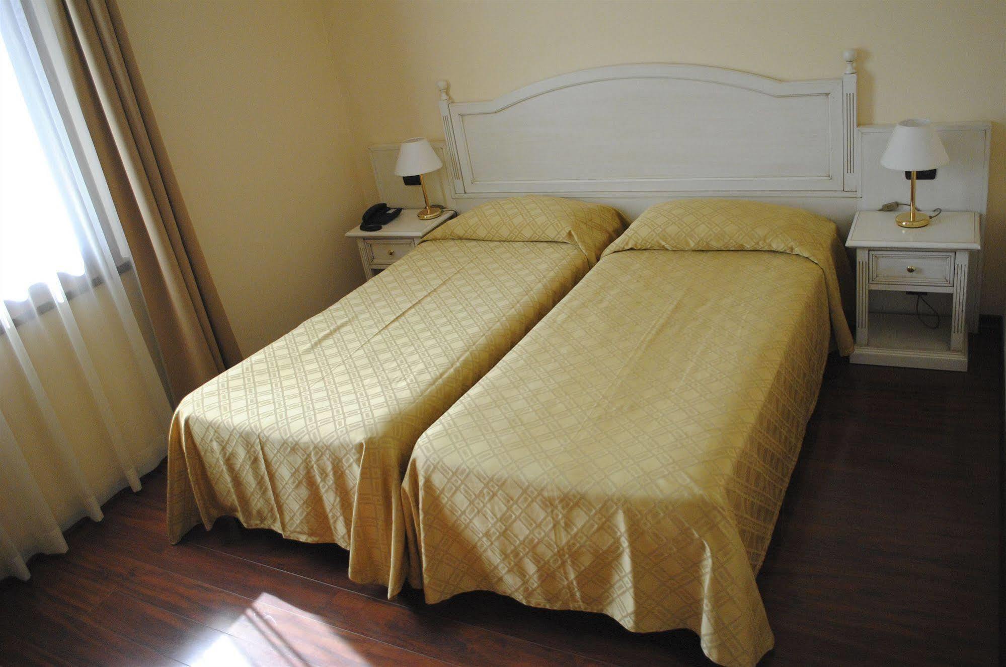International Hotel Iseo Exterior foto